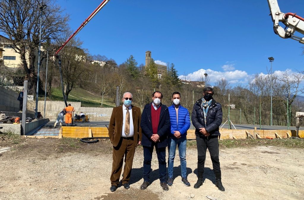 Ristrutturazione del campo della scuola di Pallacanestro